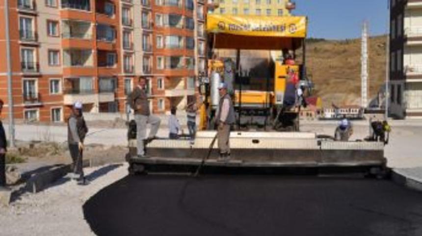 Yozgat Belediyesi asfalt &ccedil;alışmalarını s&uuml;rd&uuml;r&uuml;yor
