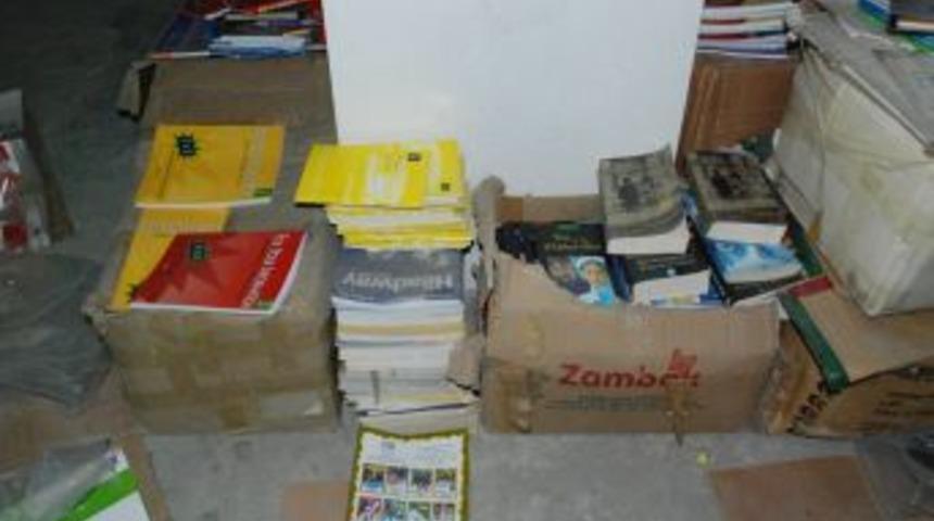 &Uuml;niversite kitaplarına sarılan korsanlar polise takıldı