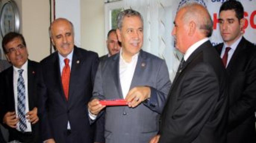 Arın&ccedil;&rsquo;ın Erzurum fıkraları g&uuml;ld&uuml;rd&uuml;