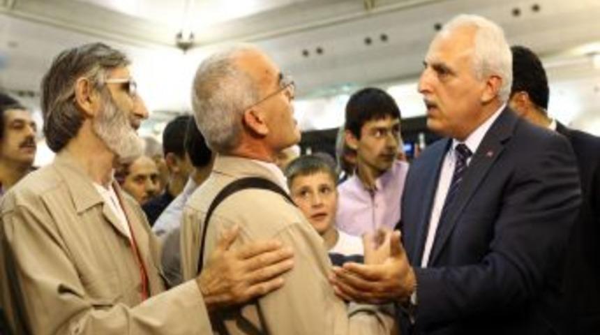 İstanbullu hacı adayları dualarla uğurlandı