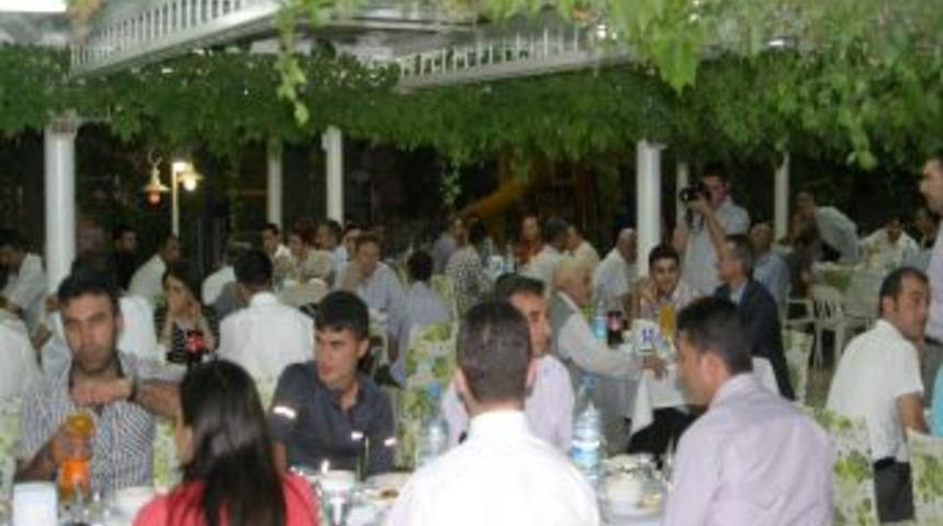 Vali &Ccedil;olak, şehit ailesi ve gazilere iftar yemeği verdi