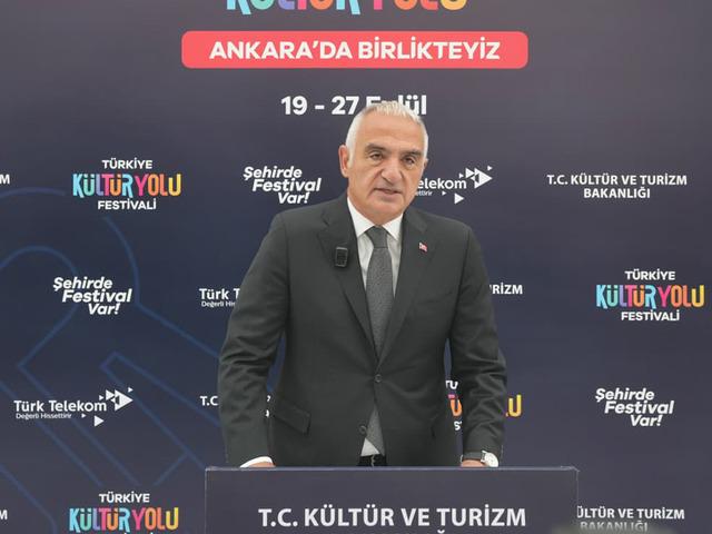 Bakan Ersoy başkentte startı verdi! Ankara K&uuml;lt&uuml;r Yolu Festivali başladı