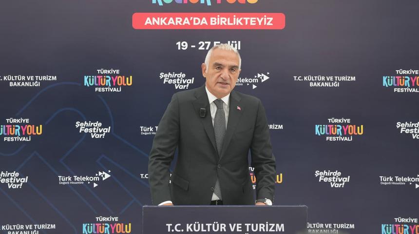 Bakan Ersoy başkentte startı verdi! Ankara K&uuml;lt&uuml;r Yolu Festivali başladı