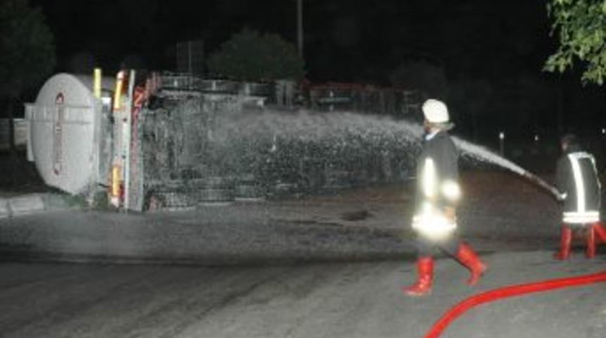 Irak&rsquo;a yakıt g&ouml;t&uuml;ren tanker Osmaniye&rsquo;de devrildi