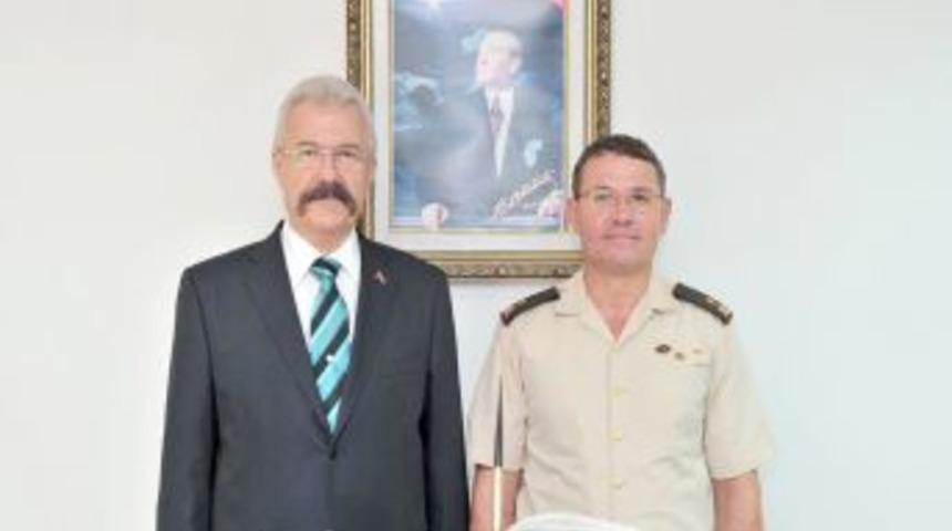 B&ouml;lge Komutanı Lapanta Vali Cerrah&rsquo;a veda etti