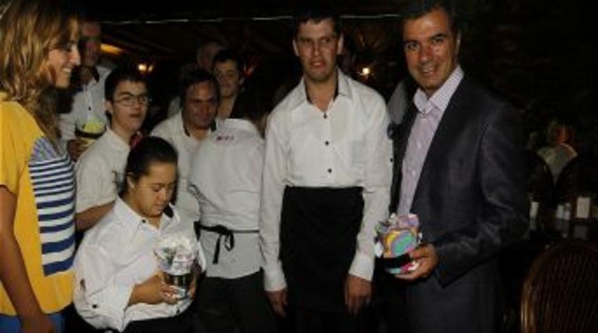 Down sendromlu gen&ccedil;lere iftarda tam not