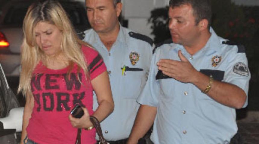 Kazaya karışan s&uuml;r&uuml;c&uuml;y&uuml; merakı yakalattı