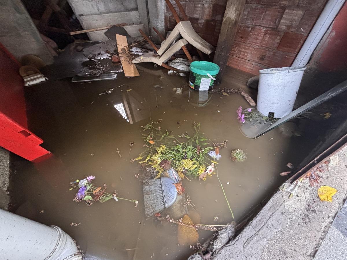 İki kent sele teslim oldu! Caddeler göle döndü, Meteoroloji den yeni uyarı 6