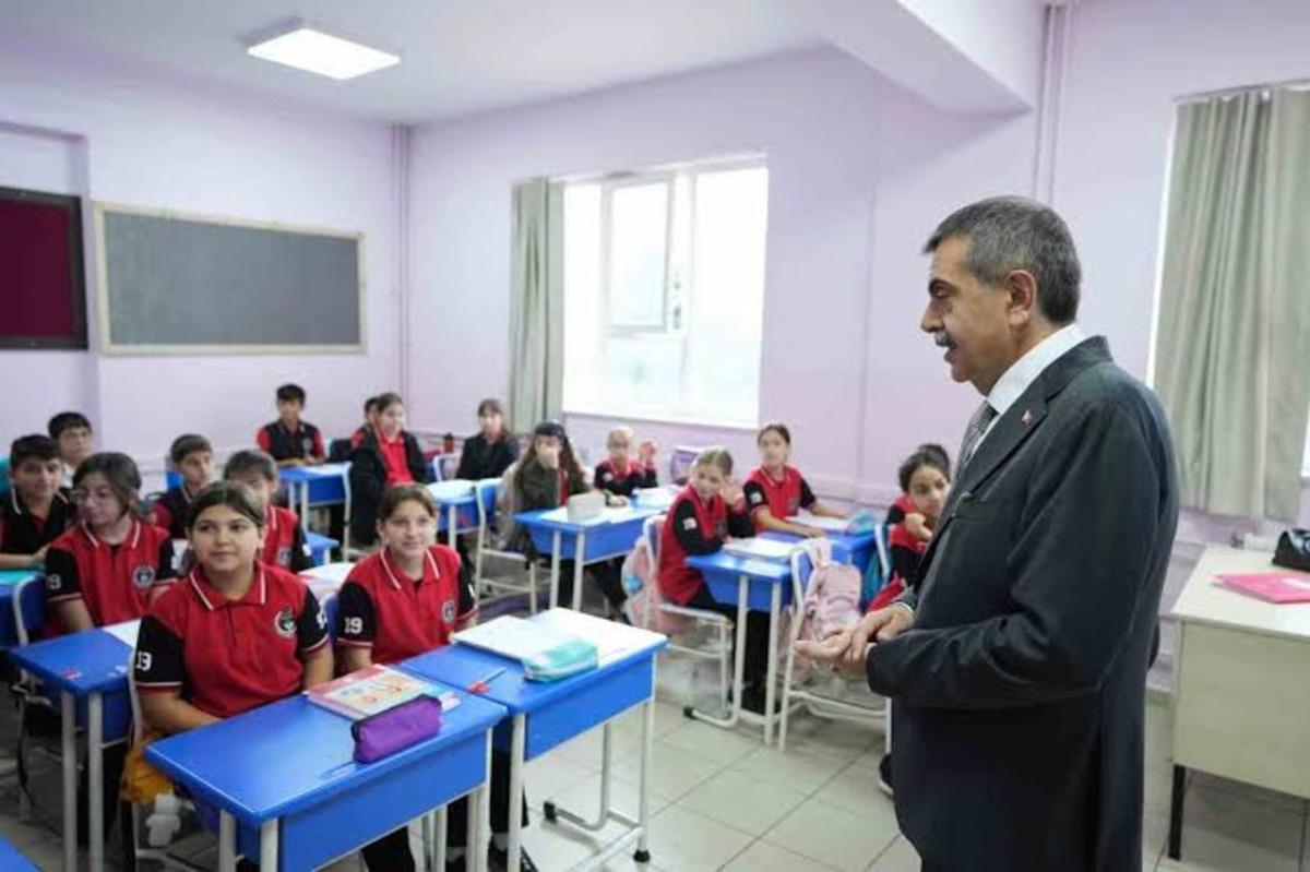 Okullarda ara tatil kaldırılacak mı? Milli Eğitim Bakanı Yusuf Tekin açıkladı 4