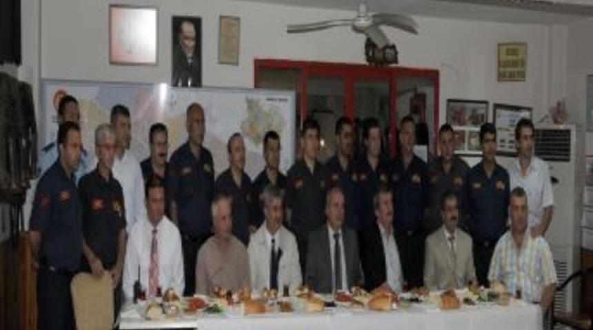 Algın: İtfaiyeci fedak&acirc;rca &ccedil;alışmasına rağmen vatandaştan destek g&ouml;rm&uuml;yor