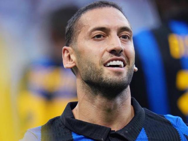 Fenerbah&ccedil;e'den y&uuml;zyılın operasyonu! Aziz Yıldırım bombayı patlatıyor: Hakan &Ccedil;alhanoğlu &ccedil;ubukluyu giymeye hazır