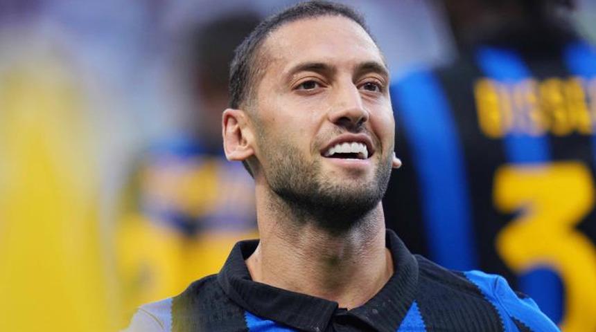 Fenerbah&ccedil;e'den y&uuml;zyılın operasyonu! Aziz Yıldırım bombayı patlatıyor: Hakan &Ccedil;alhanoğlu &ccedil;ubukluyu giymeye hazır