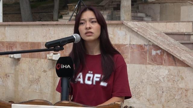 Gaziler Günü’nde şiir okurken duygularına hakim olmadı