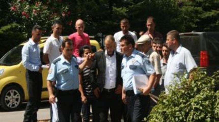 &Uuml;niversite &ouml;ğrencisine &ccedil;arpan minib&uuml;s şof&ouml;r&uuml; Adliye'ye getirildi