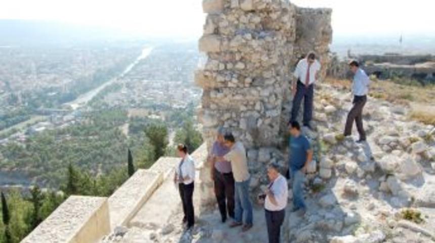 Silifke Kalesinde kazı &ccedil;alışması başladı