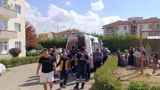 Mutfaktan çıkan yangında 4 kişi dumandan etkilendi