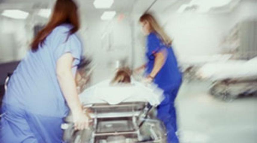 Boşanmak isteyen eşe hastanede 6 kurşun