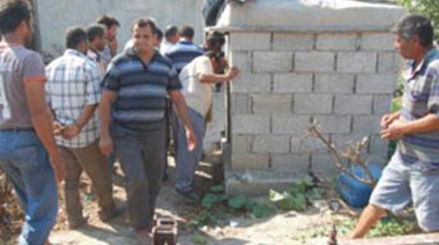 Eşini tuvalette kafasına taş vurarak &ouml;ld&uuml;rd&uuml;