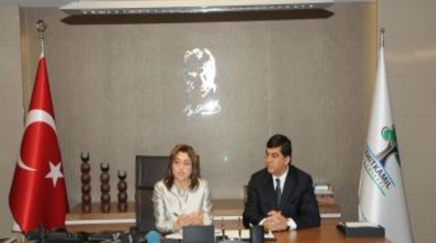 Fadıloğlu: Somali&rsquo;ye bir TIR gıda yardımı &ccedil;ıkarttık