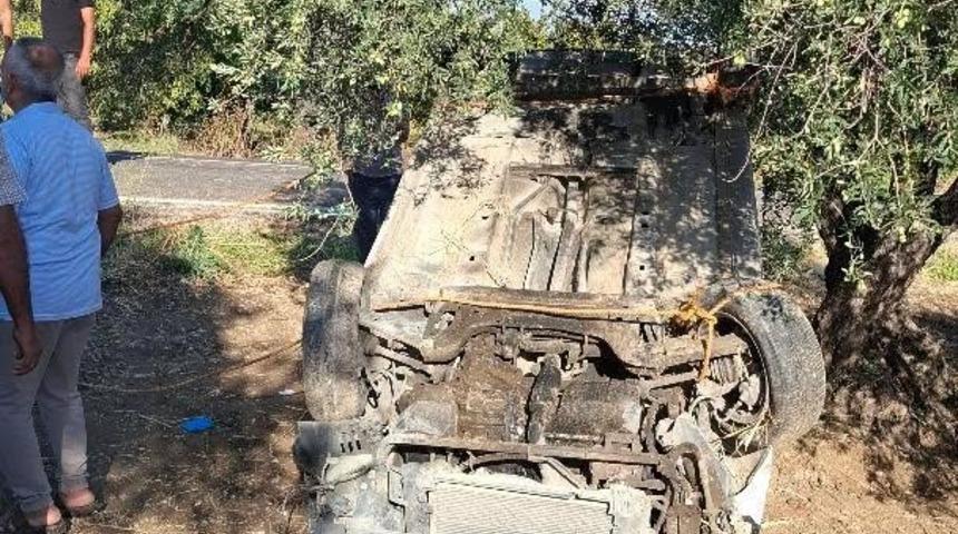 Altın&ouml;z&uuml;&rsquo;nde otomobil zeytinliğe u&ccedil;tu: 1 yaralı