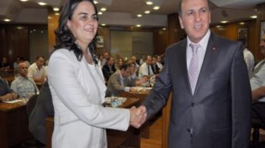 Balıkesir'de servis &uuml;cretlerine y&uuml;zde 5 zam yapıldı