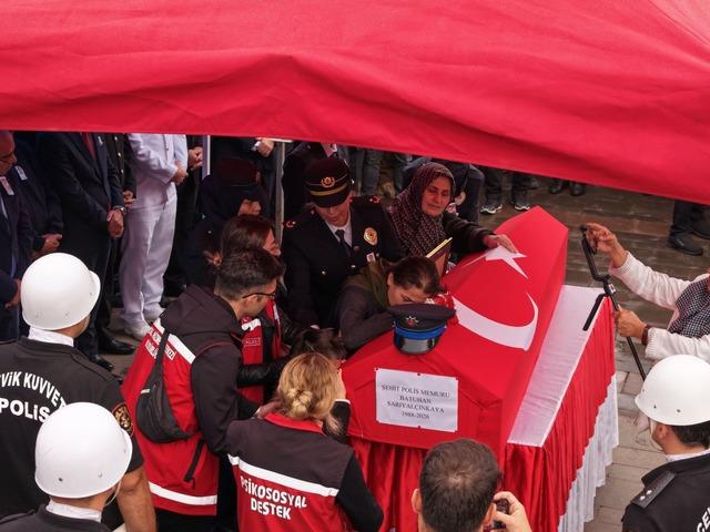 Şehit polis memuru, Giresun da son yolculuğuna uğurlandı 1