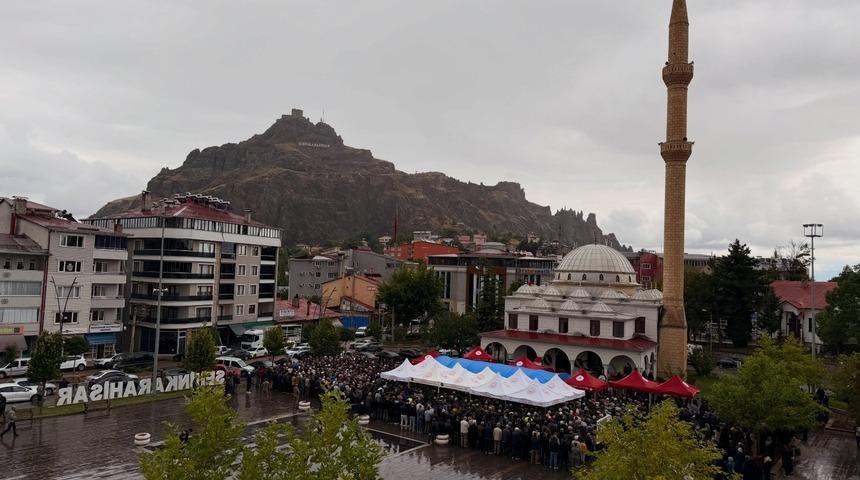 Şehit polis memuru, Giresun'da son yolculuğuna uğurlandı