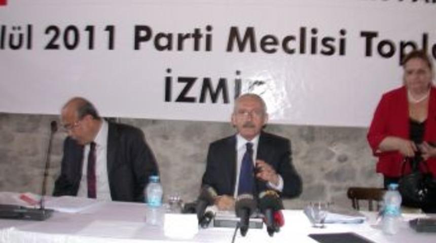 Kılı&ccedil;daroğlu: İ&ccedil; &ccedil;ekişmelerimizden dolayı İzmir'de toplandık