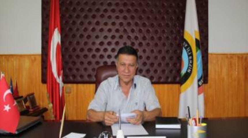 Belediye başkanı bir aylık maaşını Somali&rsquo;ye bağışladı