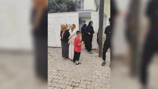Ev sahibini bıçaklayıp sandalyeye bağladılar, gasbettikleri altınlarla kaçtılar 2