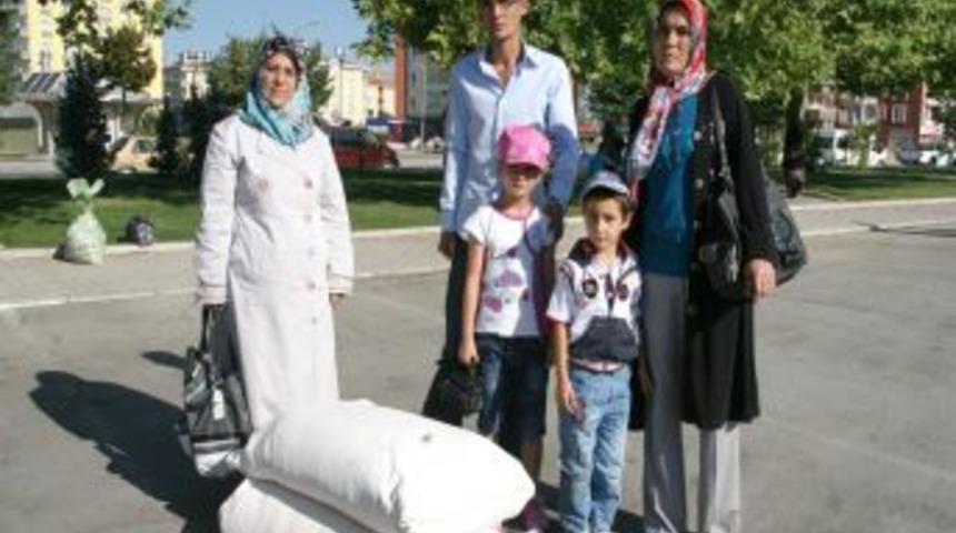 Evindeki iki &ccedil;uval un ve 1 &ccedil;uval mercimeği Somali'ye g&ouml;nderdi