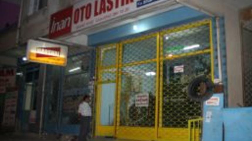 4 kez soyulan d&uuml;kkanını kapattı