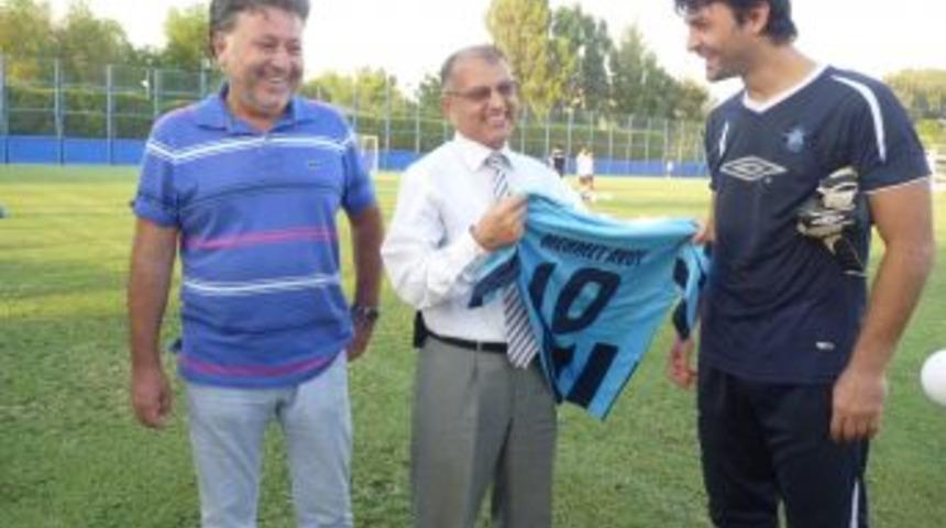 Demirspor y&ouml;netimi ter&ouml;r eylemini &ouml;nleyen polise teşekk&uuml;r etti