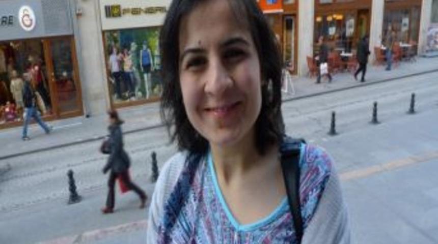 Ehliyetsiz s&uuml;r&uuml;c&uuml; kurbanı gen&ccedil; kız defnedildi