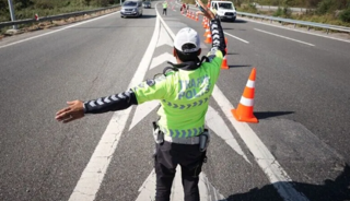 İstanbul'da 2 il&ccedil;ede yarın bazı yollar trafiğe kapatılacak