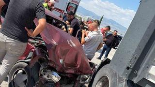 Burdur’da otomobil ile tır çarpıştı: 2 yaralı