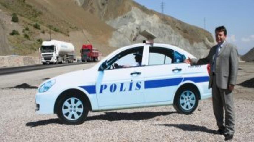Maket polis otosu ile trafik kontrol&uuml;