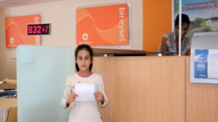 K&uuml;&ccedil;&uuml;k R&uuml;veyda har&ccedil;lığını Afrika&rsquo;daki &ccedil;ocuklara g&ouml;nderdi