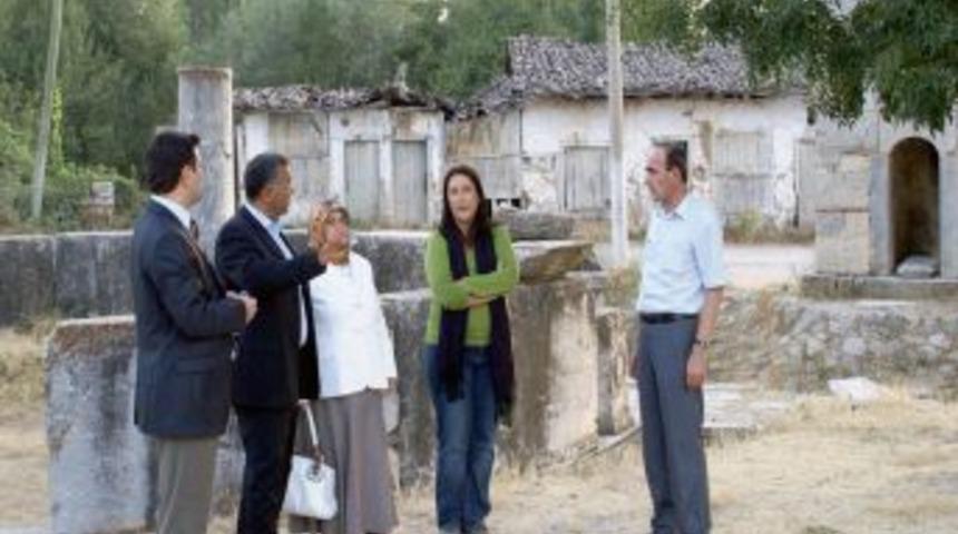 Vali &Ccedil;ift&ccedil;i Aizonai'de incelemelerde bulundu