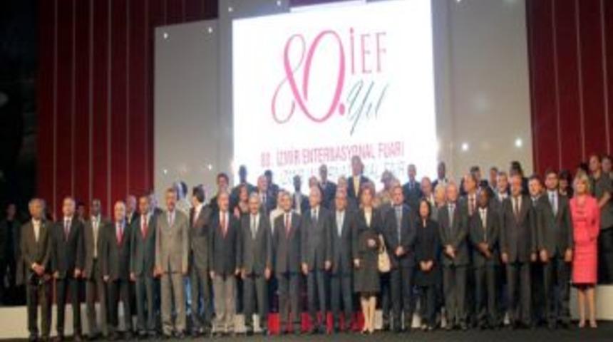 İzmir Fuarı'nın a&ccedil;ılışı yine protestolara sahne oldu