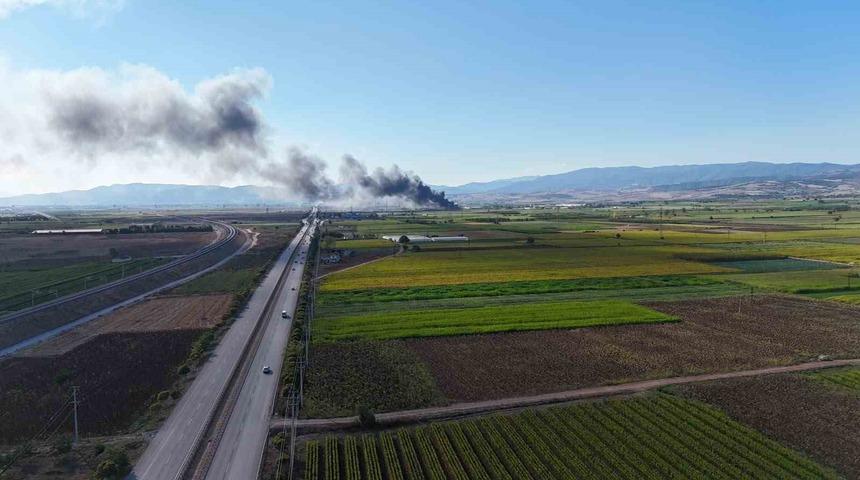 Bursa&rsquo;da siyah incirlerin saklandığı soğuk hava deposunda yangın