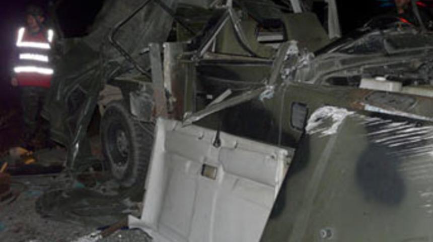 Şanlıurfa'da askeri ara&ccedil; devrildi