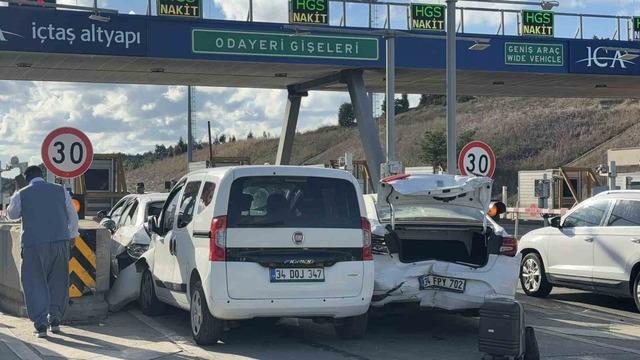 Kuzey Marmara Otoyolu&rsquo;nda zincirleme kaza: 2 yaralı 1
