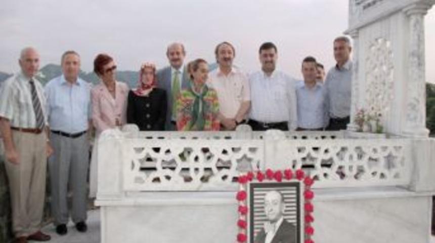 Ekrem Orhon, &ouml;l&uuml;m&uuml;n&uuml;n 28. yılında anıldı