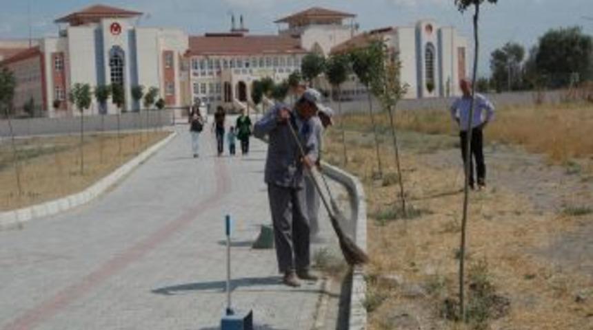 Şuhut'ta okullar yeni eğitim &ouml;ğretim sezonuna hazırlanıyor
