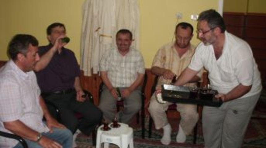 Teravih Namazından  sonra ikram  var