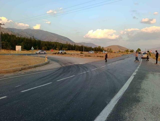 Malatya’da otomobille çarpışan motosiklet sürücüsü hayatını kaybetti 3