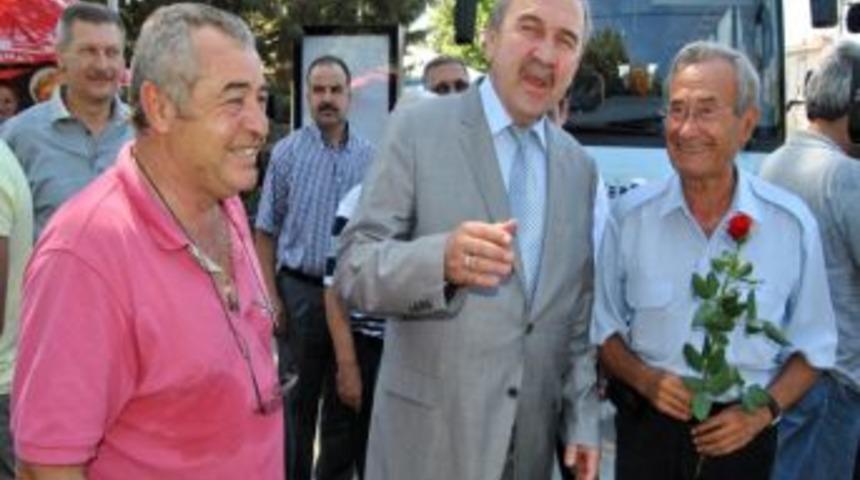 Yunanlar Edremit&rsquo;te kırmızı g&uuml;llerle karşılandı