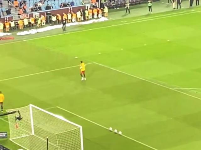 Trabzon'da 'Uğurcan &Ccedil;akır' gerilimi! Sahaya &ccedil;ıkınca &ouml;yle bir anons yapıldı ki...