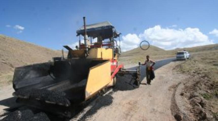 Binbir hatimlerin başlatıcısı Pir Ali Baba kabrinin yolu asfaltlanıyor